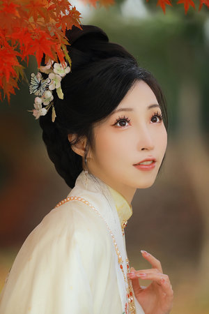 女主播扒开屁股给粉丝看尿口