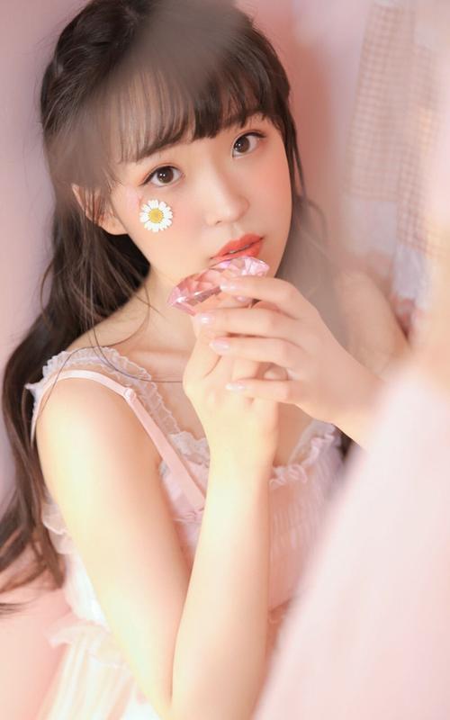 护士抢救幼童时玩手机?官方通报
