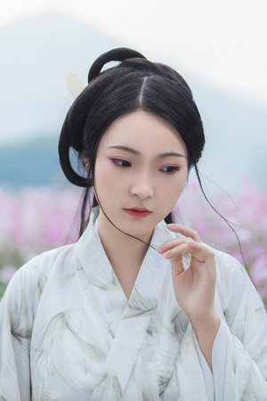 儿子在厨房把妈妈调教